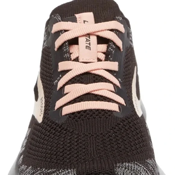 Brooks Levitate 4 Running Shoe *barely worn* only on treadmill - Picture 2 of 16